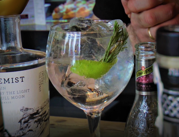 Como hacer gintonic con romero y lima