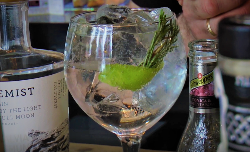 Como hacer gintonic con romero y lima